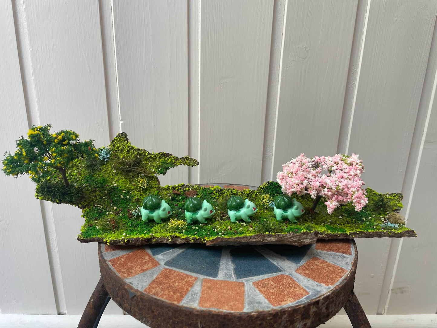 Handcrafted Pokémon dioramas on real bark | Unique scenes featuring various Pokémon | Perfect gift for Pokémon fans