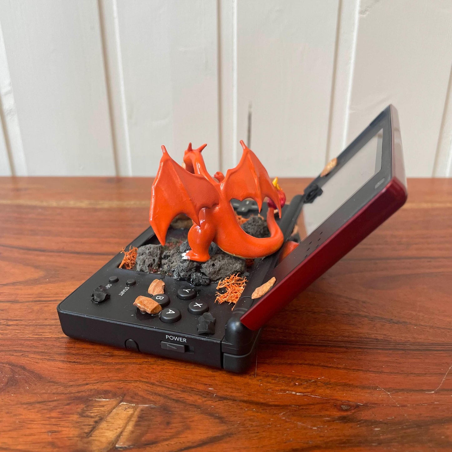 Charizard Diorama on Vintage Nintendo DS | Perfect gift for Pokémon fans | Pokemon Art